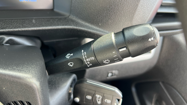 Peugeot Expert L2 Diesel 1.5 BlueHDi 120 Professional Van